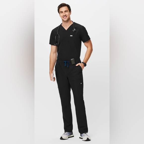 FIGS FreeX Cairo Lined Cargo Scrub Pants in Black! Size L, NWT - Picture 4 of 12